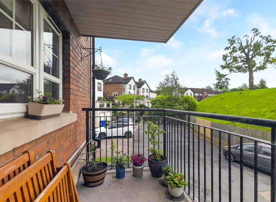 Apt 4 Elm House, 2 Beech Heights, Wellington Square, Belfast, BT7 3LQ
