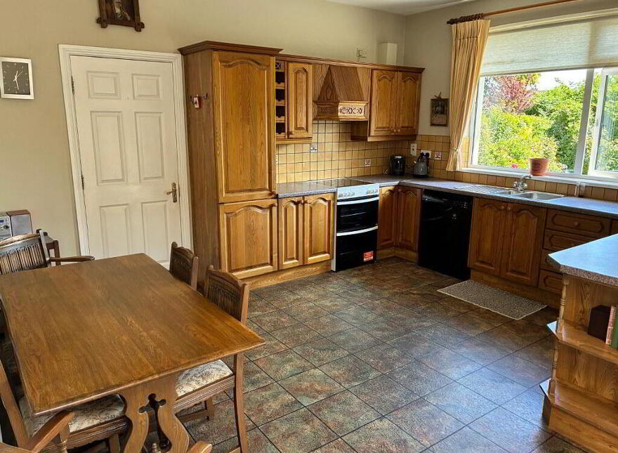 Oakfield, 6 Tournore, Dungarvan, X35NN23