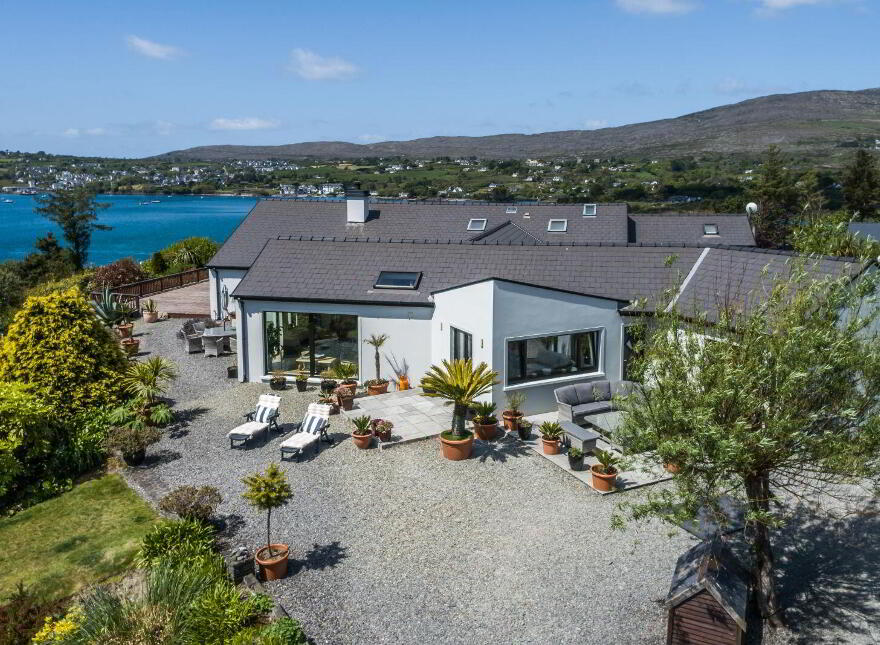 Coosheen, Schull, Ballydehob, P81X702