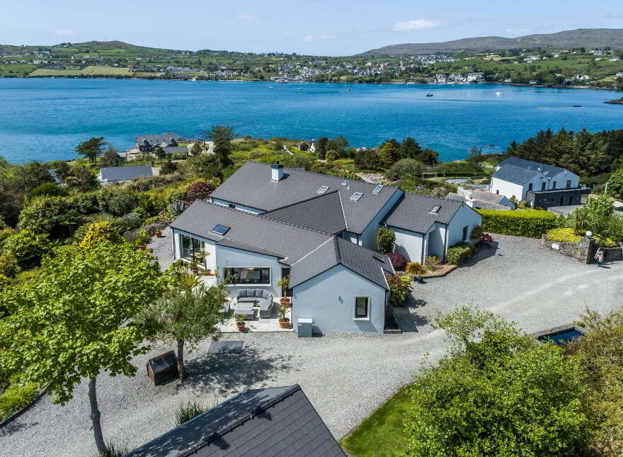 Coosheen, Schull, Ballydehob, P81X702