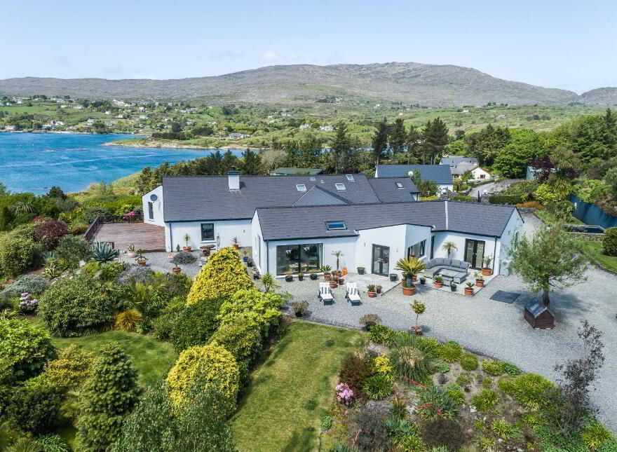 Coosheen, Schull, Ballydehob, P81X702