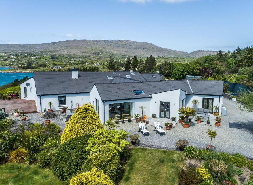 Coosheen, Schull, Ballydehob, P81X702