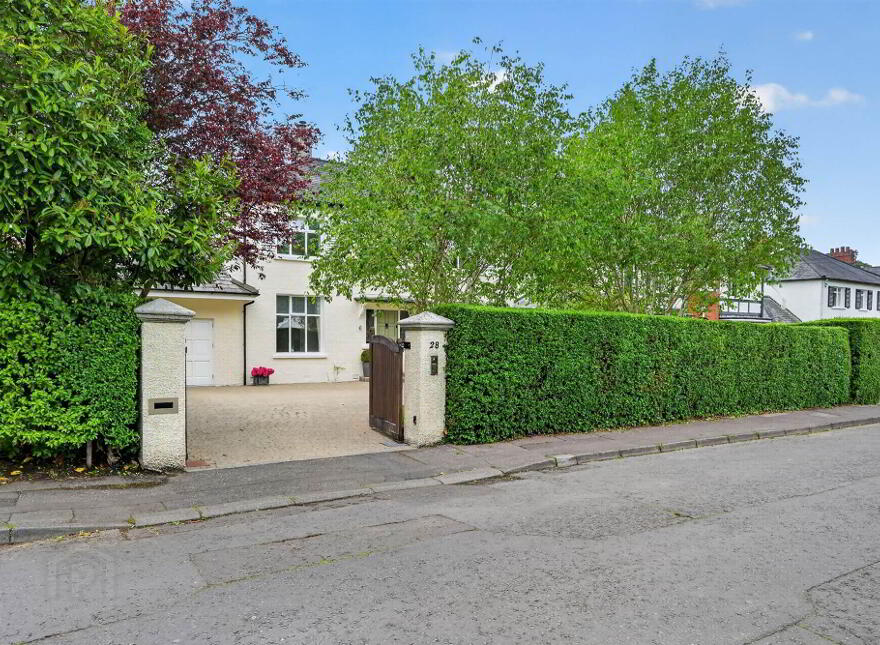 28 Hawthornden Road, Ballyhackamore, Belfast, BT4 3JW