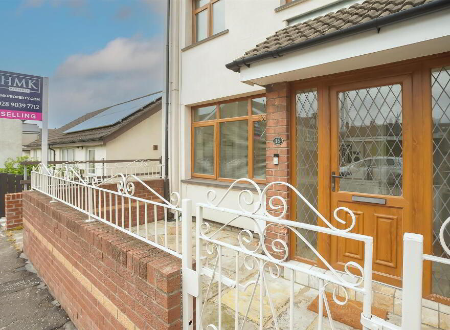 18 Hillview Place, Holywood, BT18 9DL
