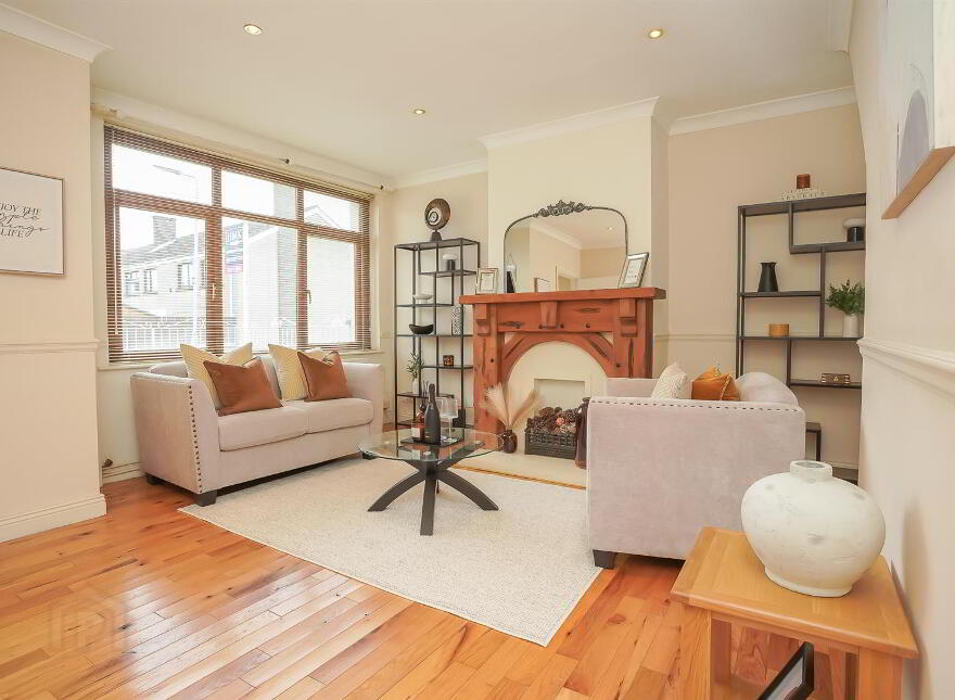 18 Hillview Place, Holywood, BT18 9DL