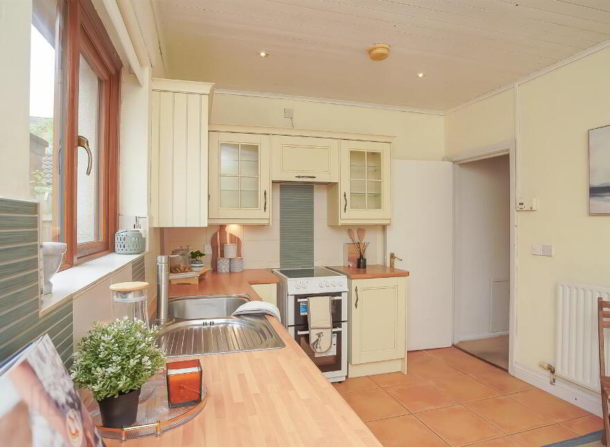18 Hillview Place, Holywood, BT18 9DL