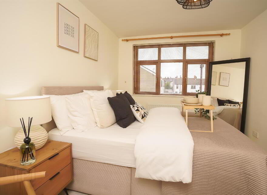18 Hillview Place, Holywood, BT18 9DL