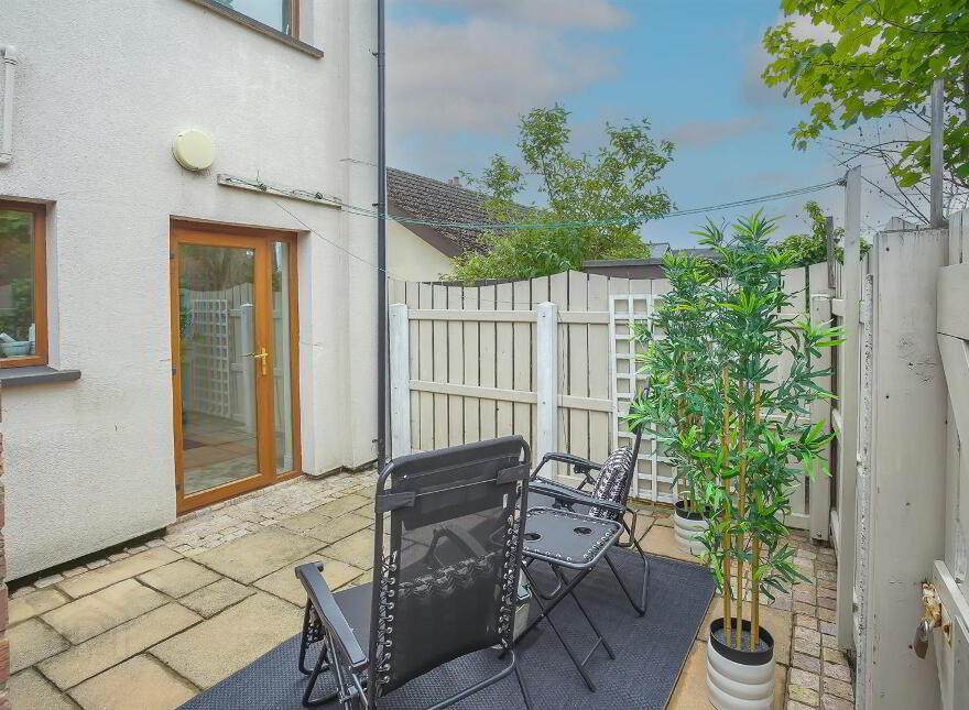 18 Hillview Place, Holywood, BT18 9DL