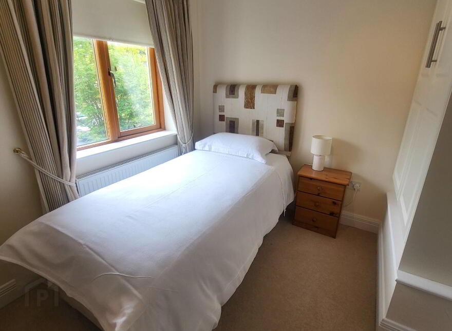 20 Lord Leitrim Court, Lough Rinn, Gortletteragh, N41H363