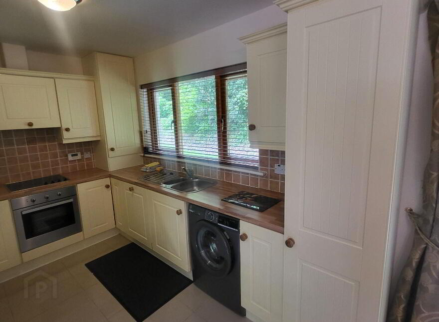 20 Lord Leitrim Court, Lough Rinn, Gortletteragh, N41H363