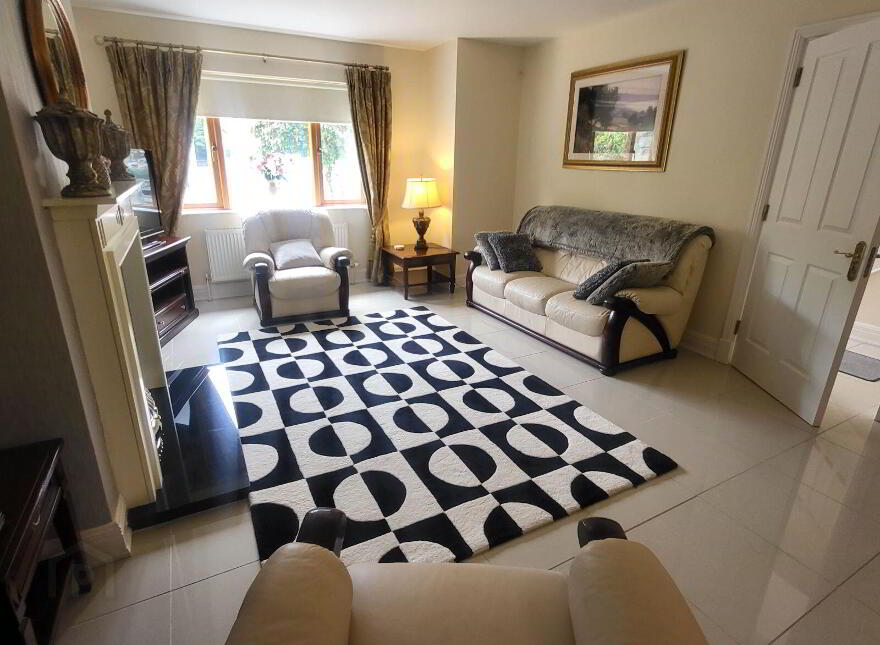 20 Lord Leitrim Court, Lough Rinn, Gortletteragh, N41H363