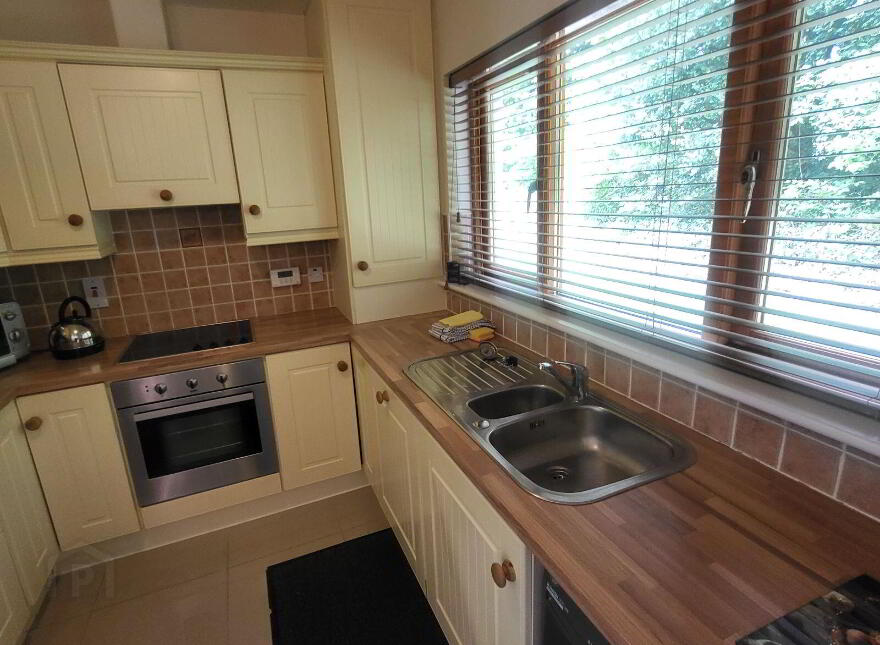 20 Lord Leitrim Court, Lough Rinn, Gortletteragh, N41H363