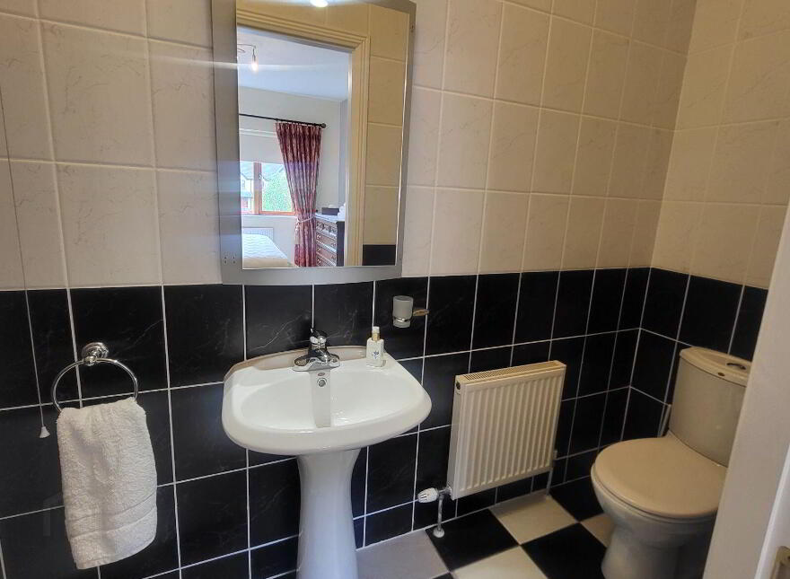 20 Lord Leitrim Court, Lough Rinn, Gortletteragh, N41H363