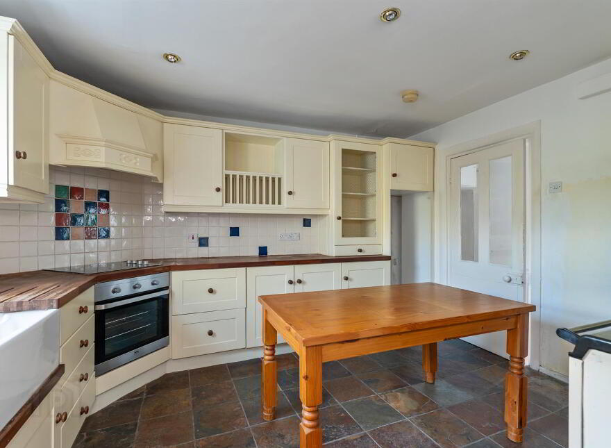 18 Church Road, Ballynahinch, BT24 8LP