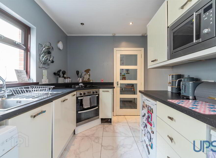 16 Rodney Parade, Belfast, BT12 6EE