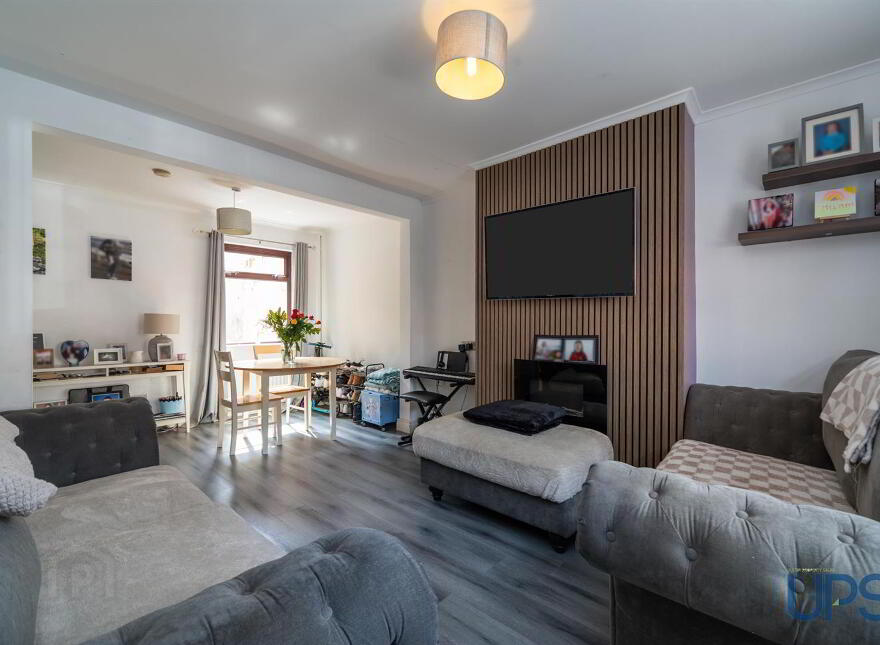 16 Rodney Parade, Belfast, BT12 6EE