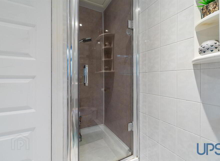16 Rodney Parade, Belfast, BT12 6EE