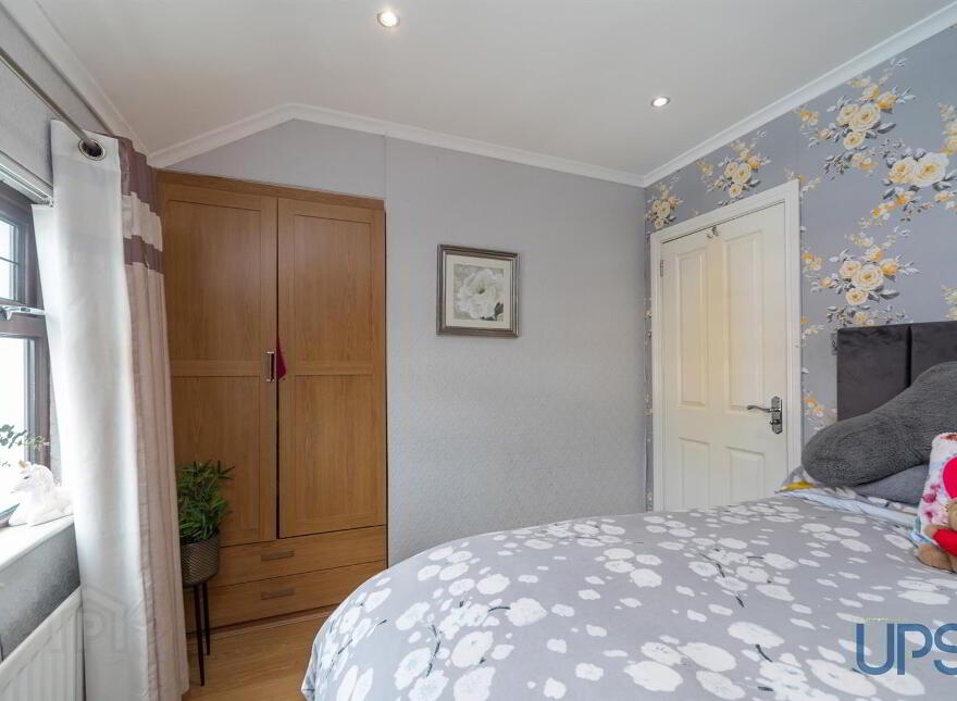 16 Rodney Parade, Belfast, BT12 6EE
