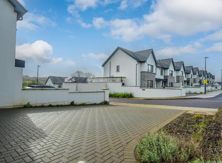 4 East Avenue, Mill Farm, Carrigaline, P43AD70
