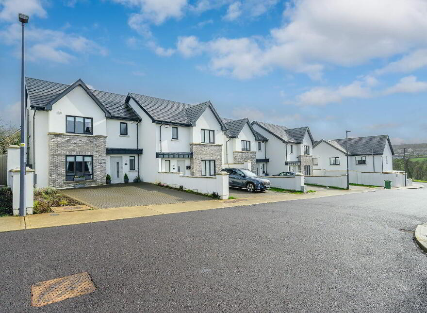 4 East Avenue, Mill Farm, Carrigaline, P43AD70