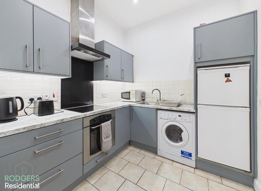 Flat 3, 23 Knock Road, Belfast, BT5 6LA