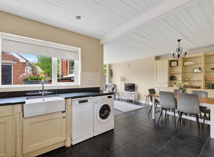 51 Kingsway Park, Gilnahirk, Belfast, BT5 7EW