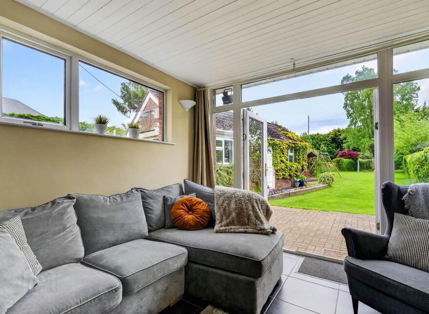 51 Kingsway Park, Gilnahirk, Belfast, BT5 7EW
