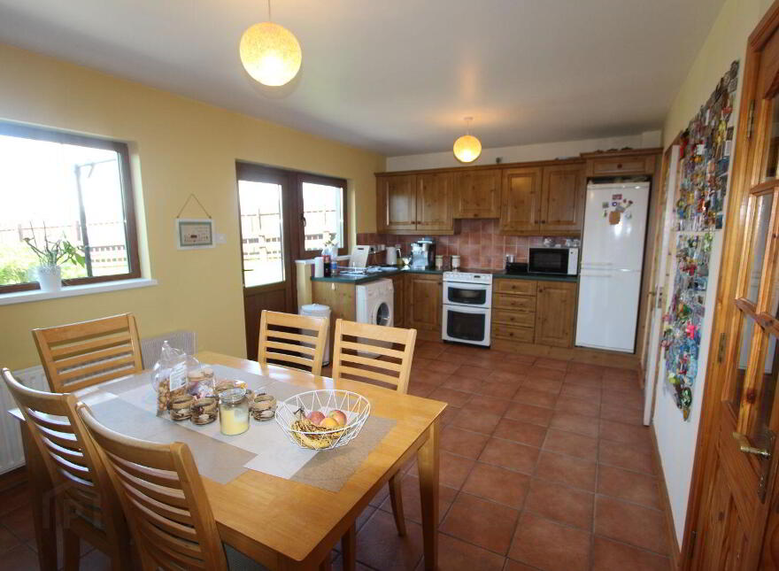 51 Knocktornagh, Castleblayney, A75A728