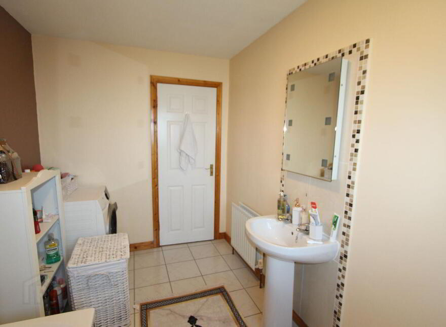 51 Knocktornagh, Castleblayney, A75A728