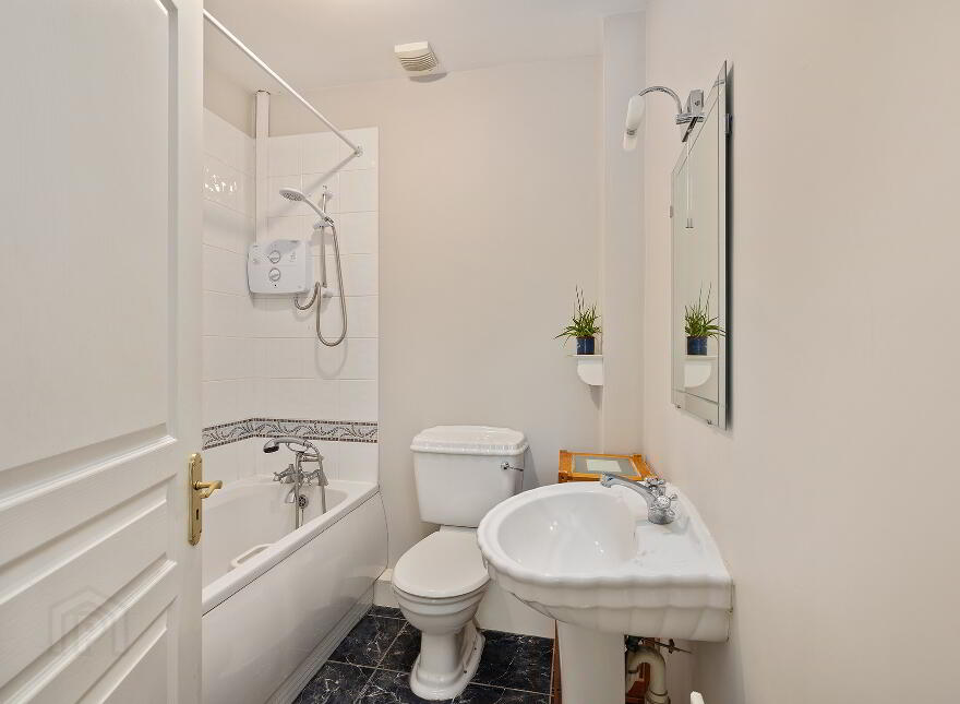 99 The Old Forge, Lucan, K78X867