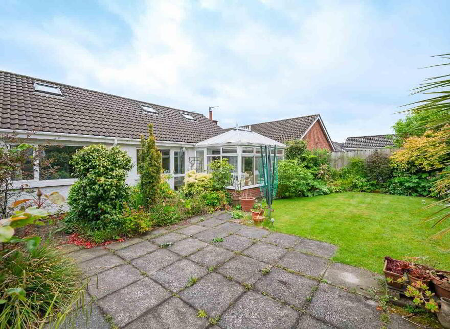 23 Ballymacormick Drive, Bangor, BT19 6BH