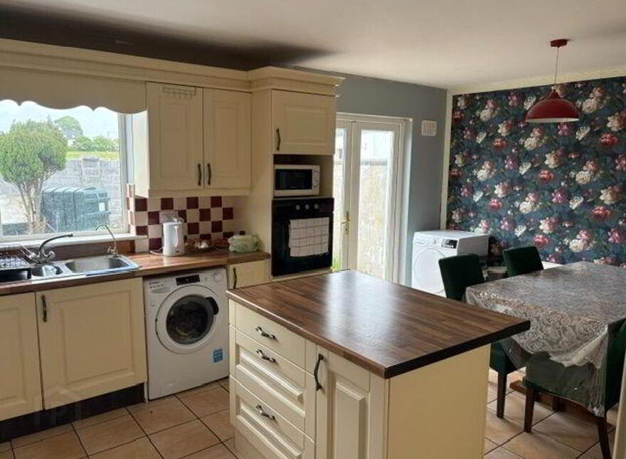 7 Cherryvale, Ballyhaunis, F35Y897