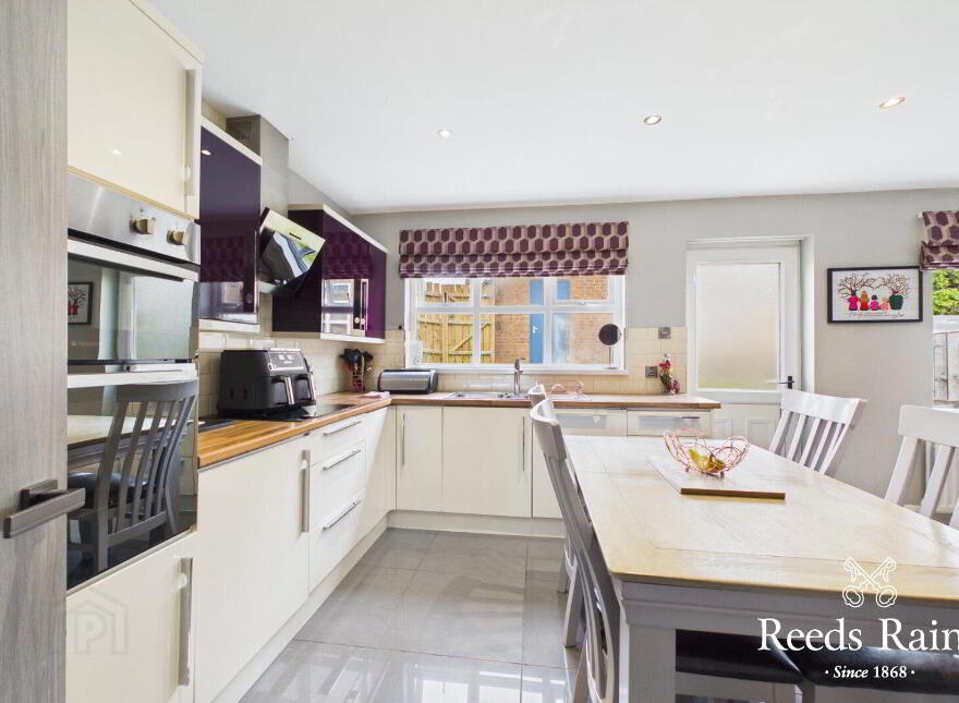 31 Ashvale Drive, Royal Hillsborough, BT26 6DN