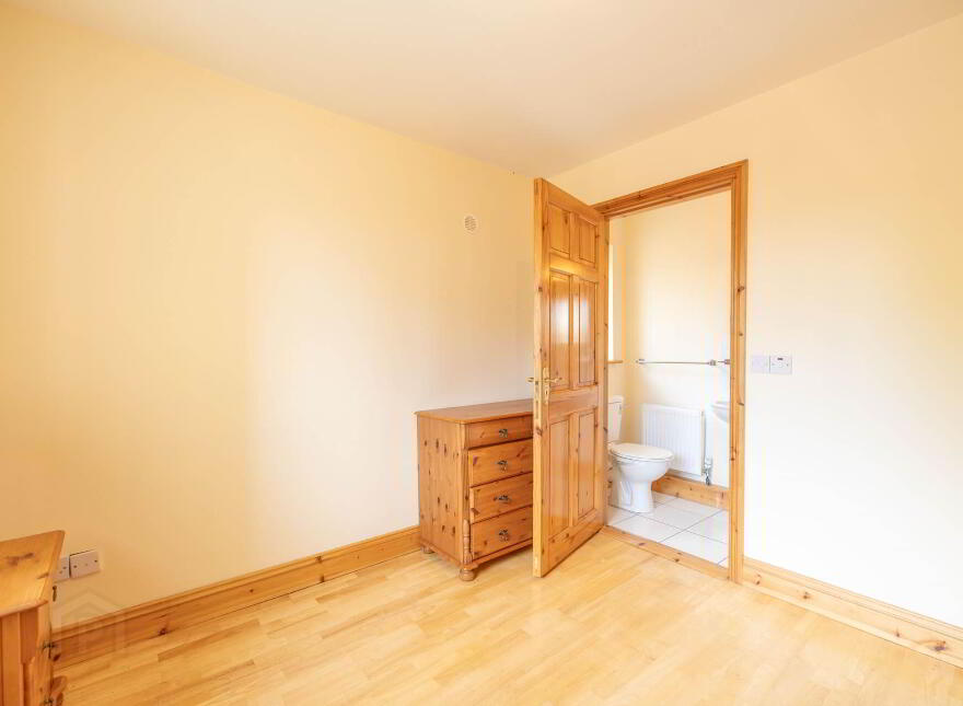 5 Cluain Álainn, Carrigallen, H12XY40