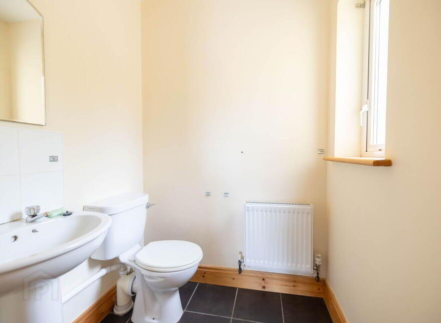 5 Cluain Álainn, Carrigallen, H12XY40