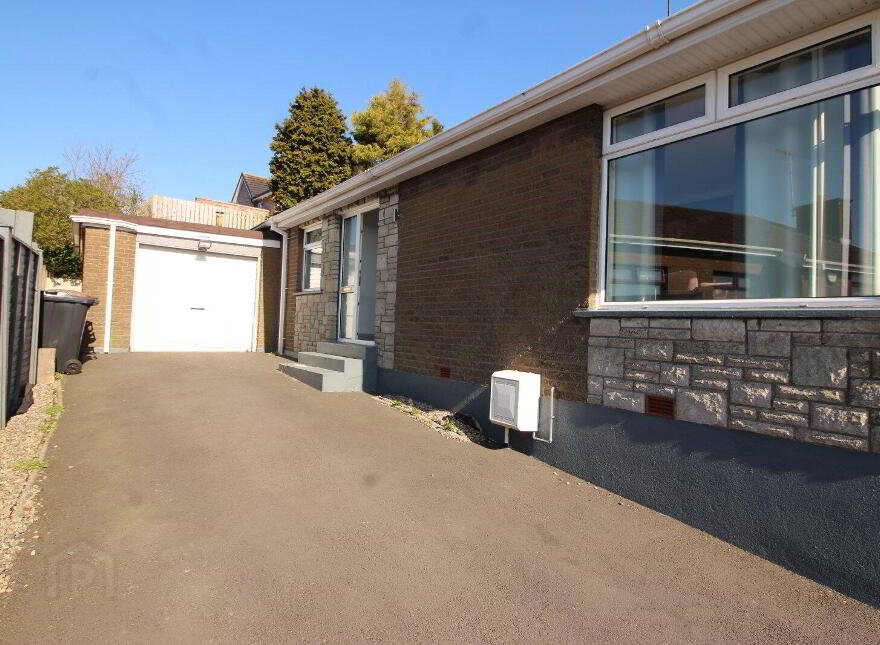 15 Monaville Close, Lisburn, BT28 2DG