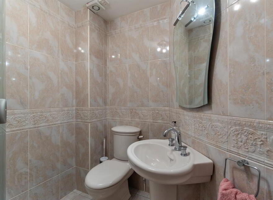 Apt 8, Warren Manor, Warren Road, Donaghadee, BT21 0QT