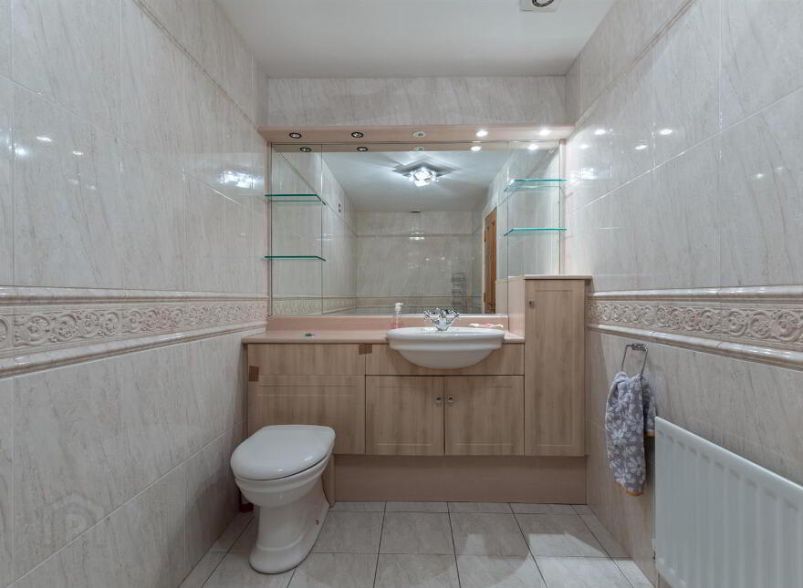 Apt 8, Warren Manor, Warren Road, Donaghadee, BT21 0QT