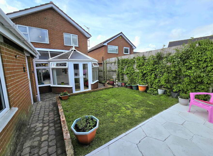 26 Fulmar Avenue, Lisburn, BT28 3HS