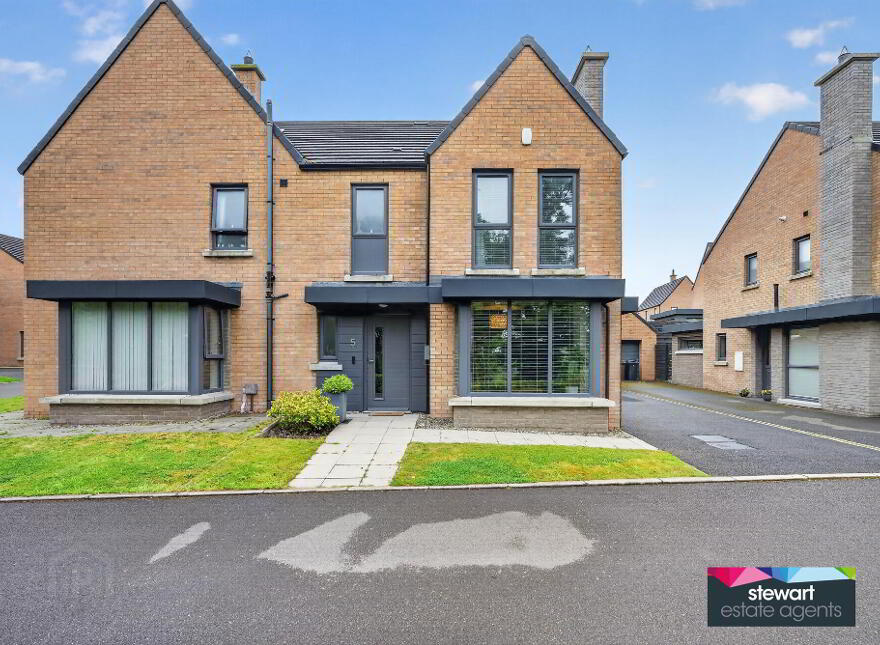 5 Moira Gate, Lurgan Road, Moira, BT67 0XZ