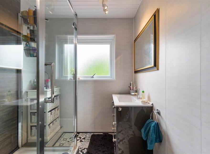 44 Gilnahirk Park, Belfast, BT5 7DY
