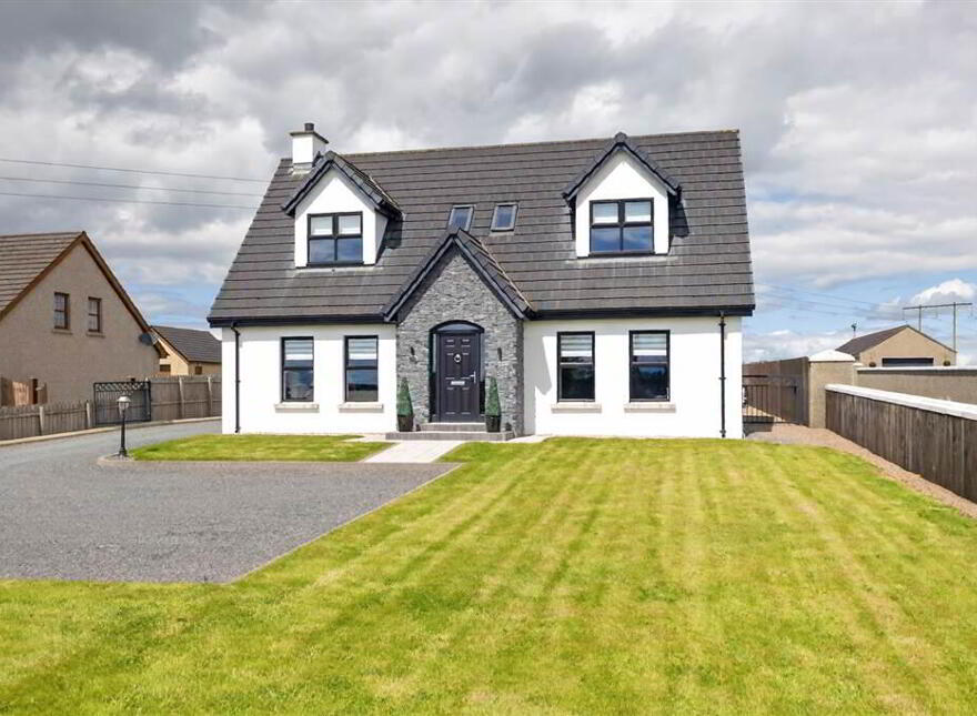 Broughmore, 270B Moira Road, Lisburn, BT28 2TU