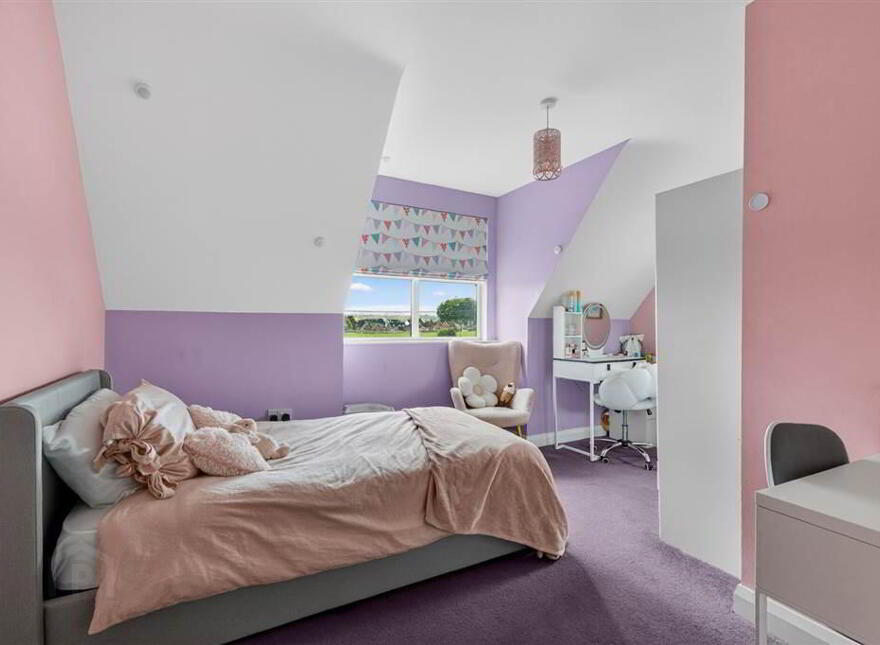 Broughmore, 270B Moira Road, Lisburn, BT28 2TU