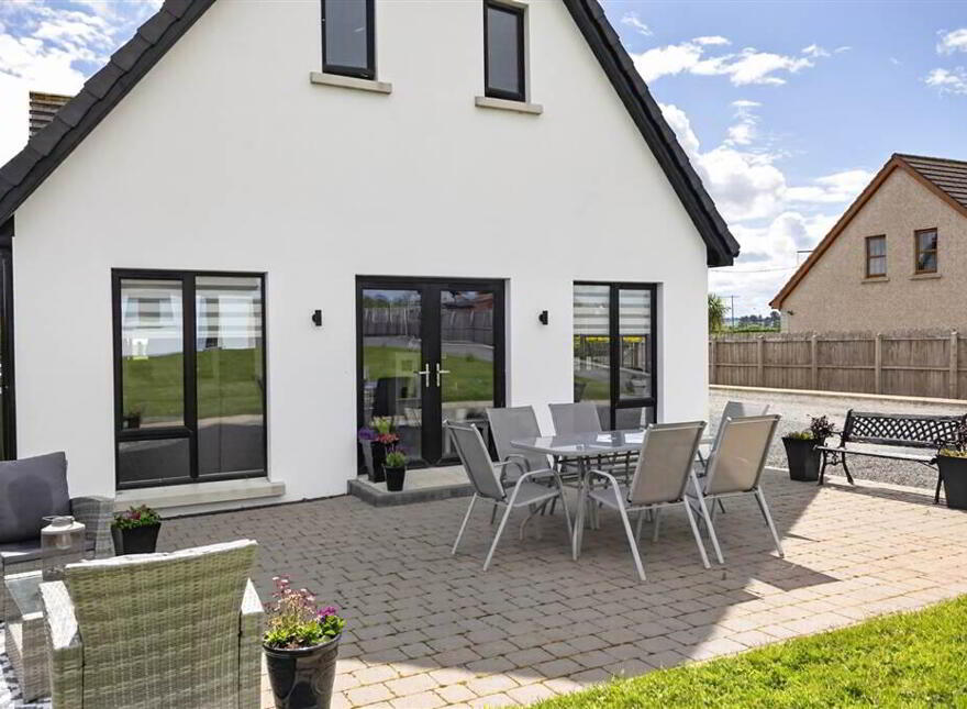 Broughmore, 270B Moira Road, Lisburn, BT28 2TU