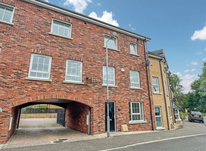 6 Ayrshire Lane, Lisburn, BT28 2UW