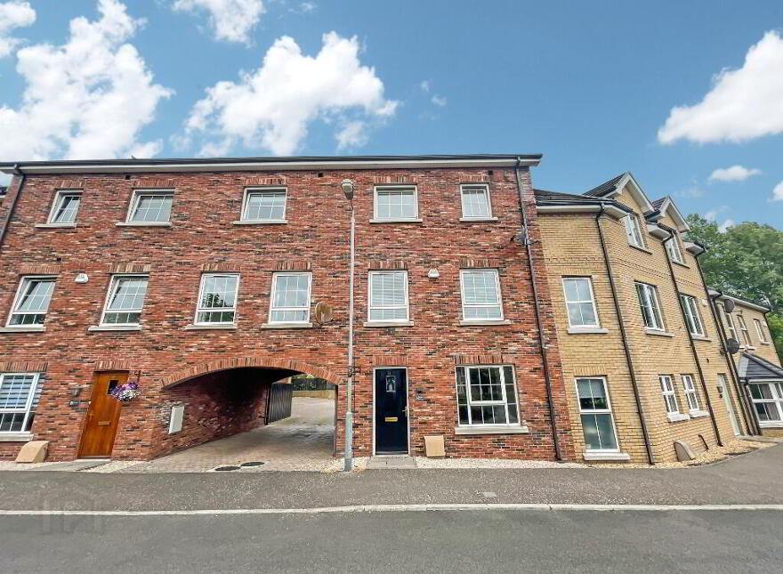 6 Ayrshire Lane, Lisburn, BT28 2UW