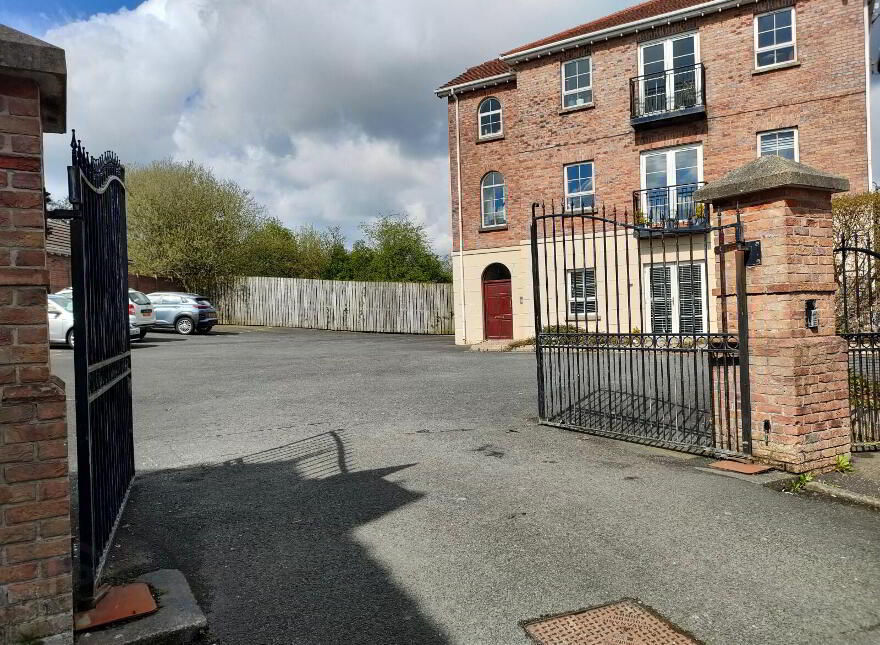 64 Mount Eagles Square, Dunmurry, Belfast, BT17 0GZ