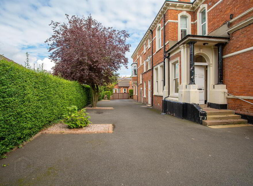 Apt 5, 16 Derryvolgie Avenue, Belfast, BT9 6FL