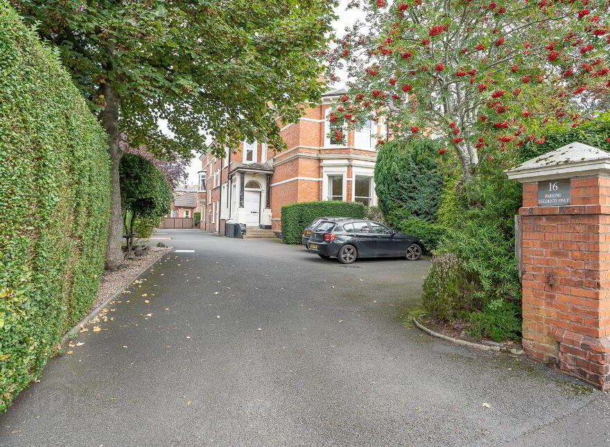 Apt 5, 16 Derryvolgie Avenue, Belfast, BT9 6FL