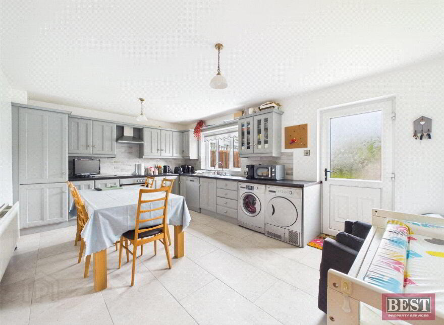 33 Rockfield Heights, Newry, BT34 2DD